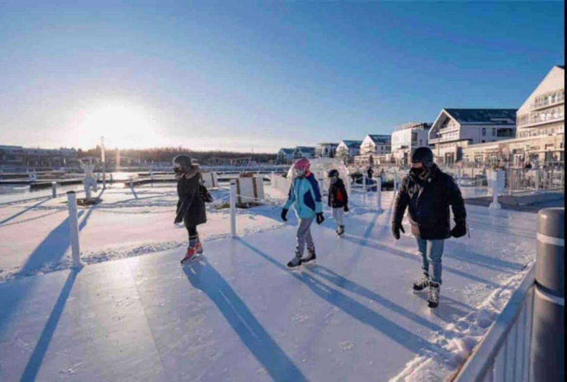 Aquarius 2 Bedroom Condo Friday Harbour Innisfil Exterior foto