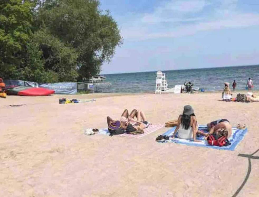 Aquarius 2 Bedroom Condo Friday Harbour Innisfil Exterior foto